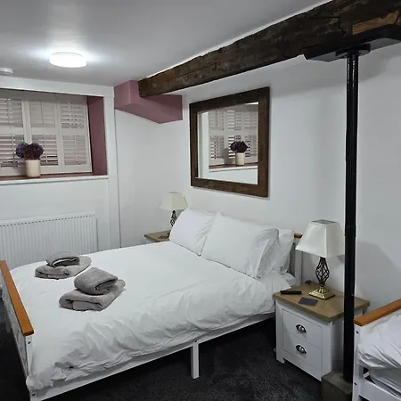 Poppy ウィットビー